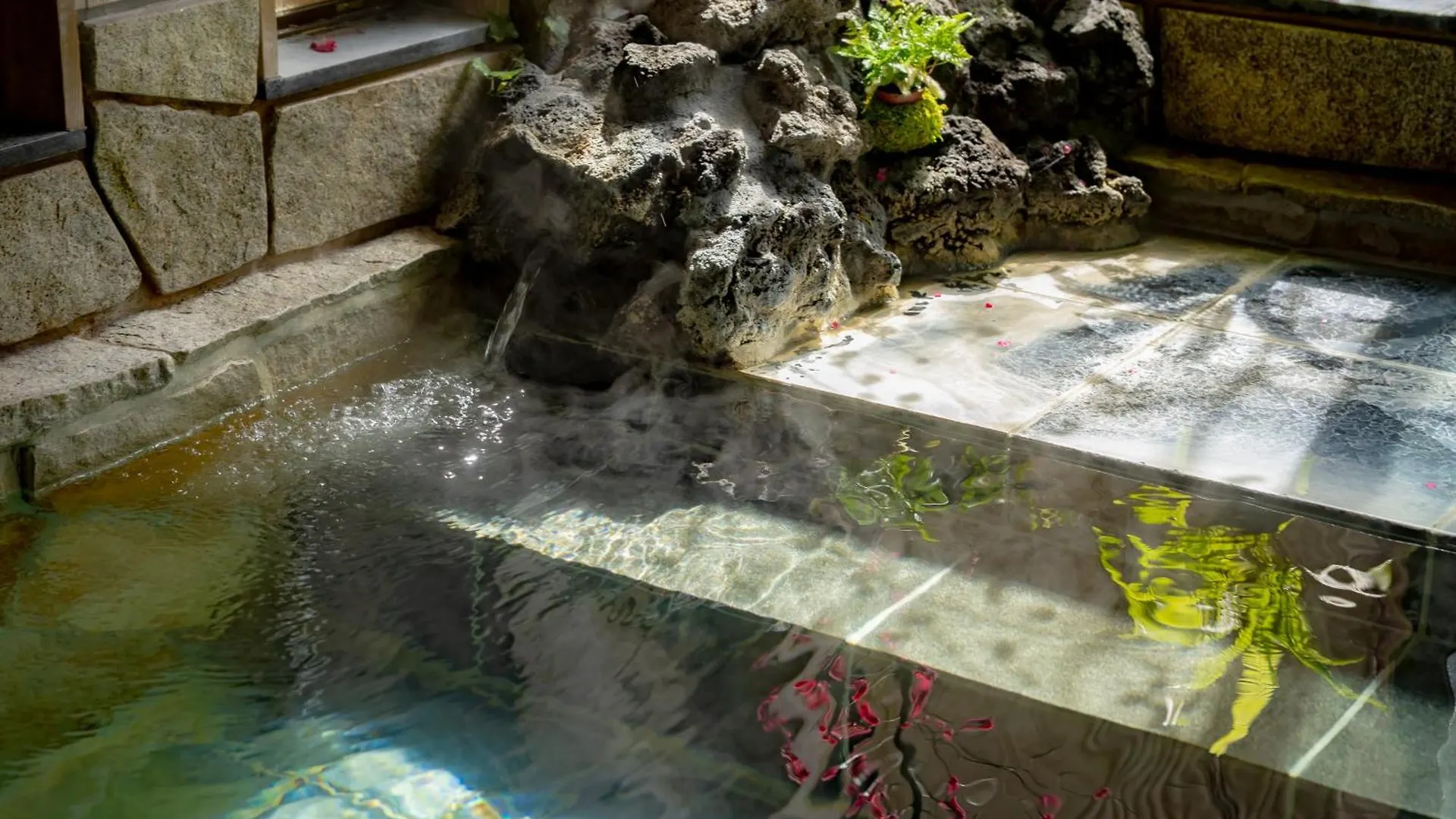 Onsen & Garden -Asante Inn- Hakone Guest house
