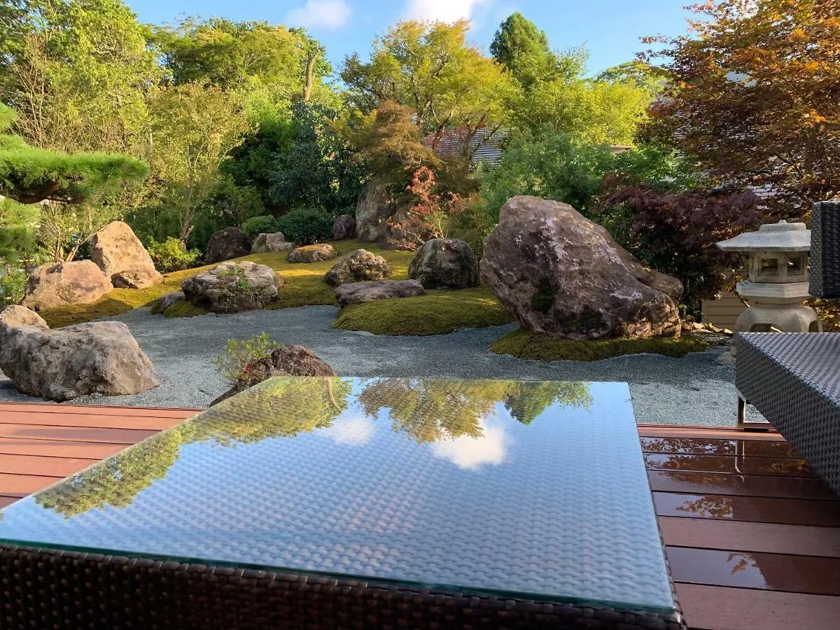 Pensión Onsen & Garden -Asante Inn- Hakone Japón