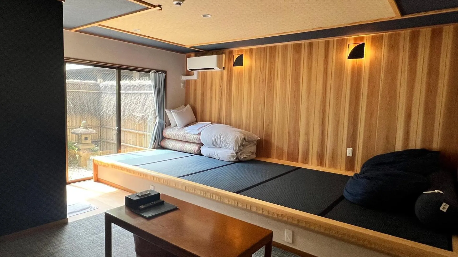 Konukevi Onsen & Garden -Asante Inn- Hakone