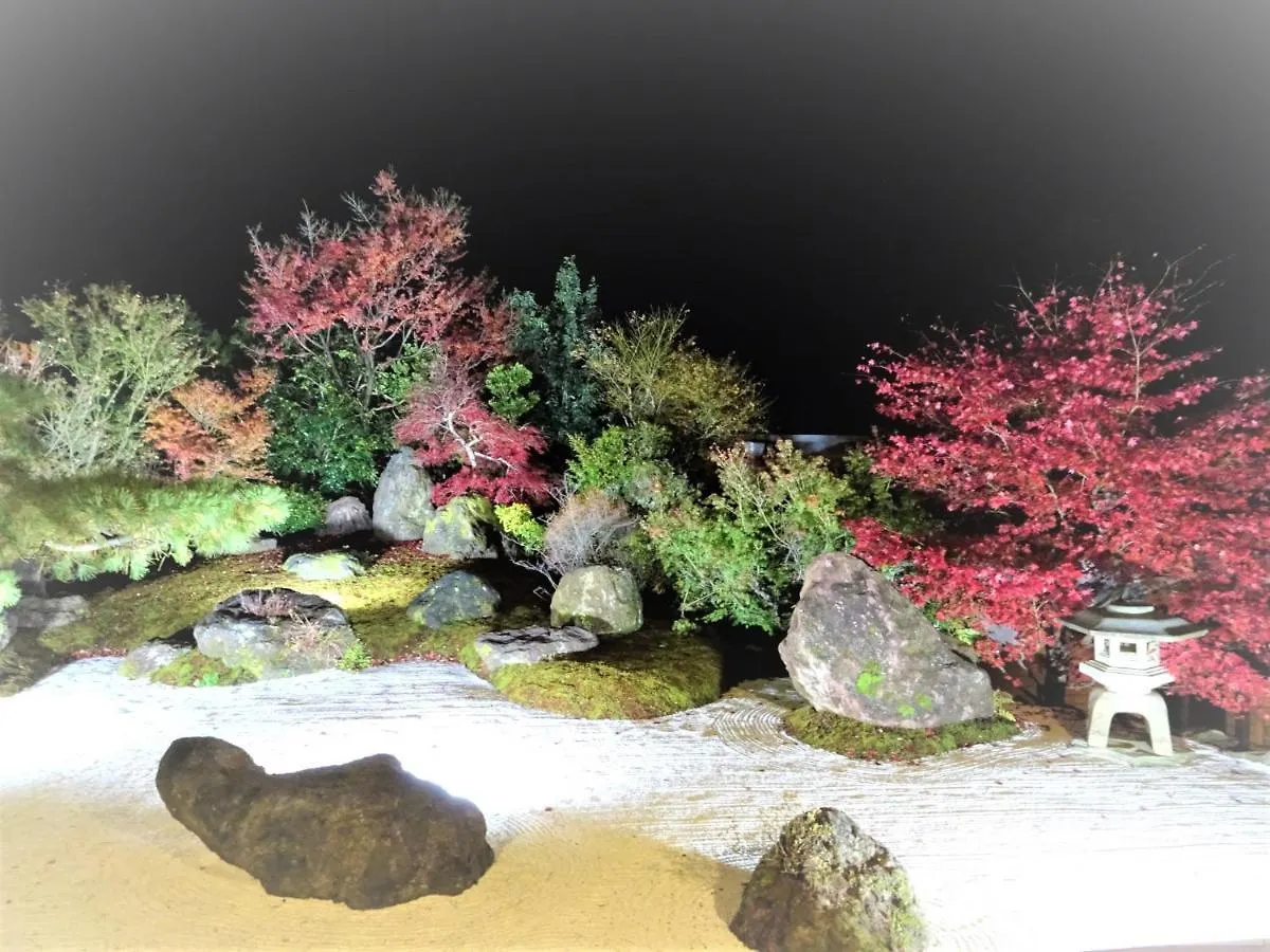 Onsen & Garden -Asante Inn- Hakone Konukevi